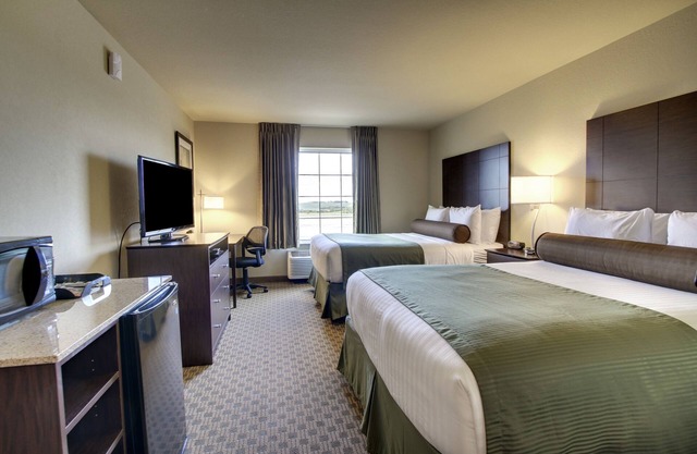 Cobblestone Inn & Suites - Brillion