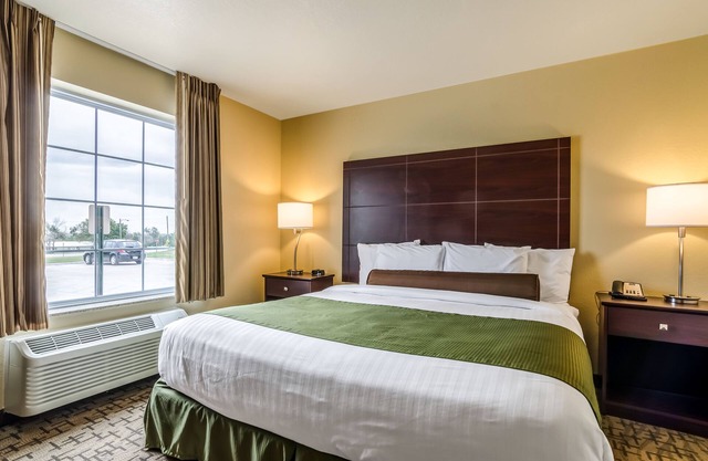 Cobblestone Inn & Suites - Oberlin