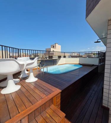 Cobertura com piscina no bairro mais charmoso de Cabo Frio, 400mts da praia do Forte