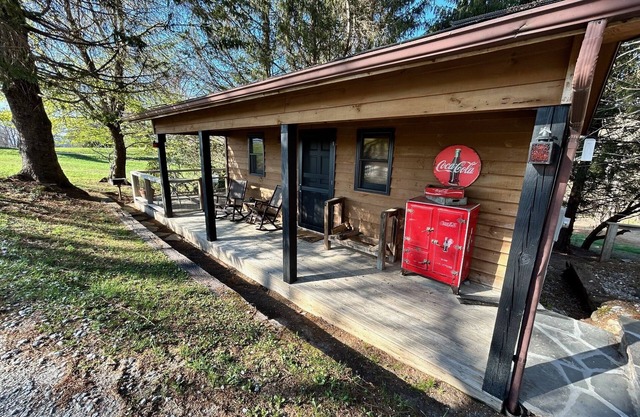 Kabine-Deluxe-Ensuite-Bergblick-Coca-Cola Cabin