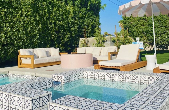 *Coco Cabana* Luxury Pink Paradise