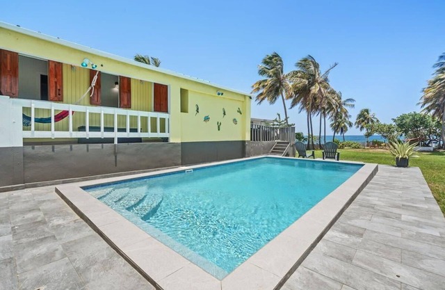 Coco Chalet | Villa with private pool and steps from Playa Peñón Brusi