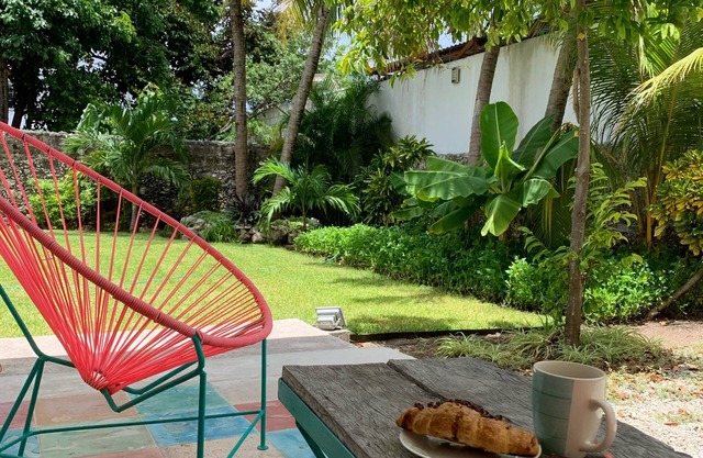 Coco Wohnung. Ein Block vom Meer entfernt. Garten und Fahrräder