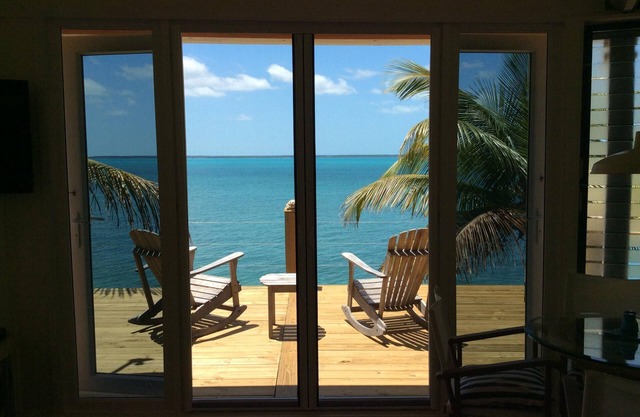 Coco Nut Tree House liegt in tropisches Laub auf das kristallklare Meer von Abaco gelegen