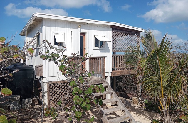 Cocolobba Cottage by the Sea in Whale Point