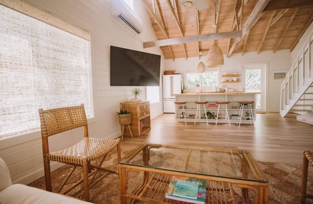 Cocomo Cottage - Boutique Retreat at Surfer's Beach