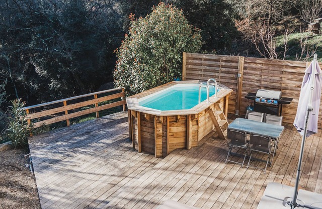 Cocooning Cottage mit Balnéo 2 Plätze, privatem Pool und Holzterrasse