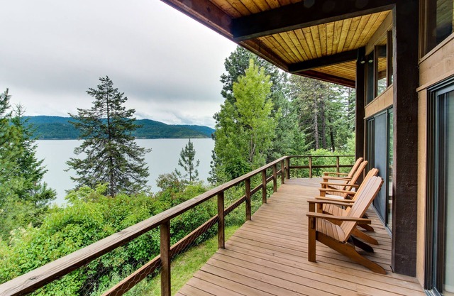 Privater Dock, Ansichten von Coeur d'Alene an diesem Seeufer Kabine
