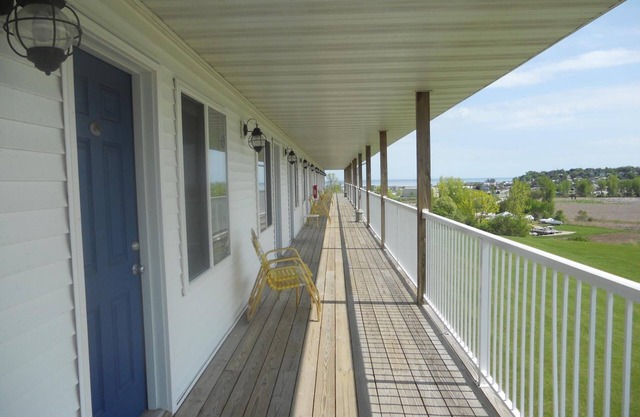 Coho Motel and Suites