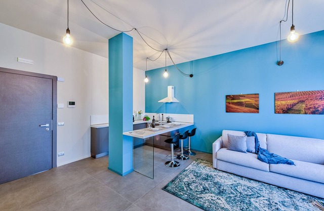 COLBERT HOUSE BAROLO, UNIT 1