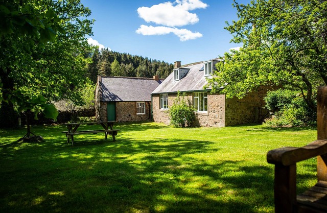 Coldburn Cottage - Zwei Schlafzimmer Haus, Schläft 4