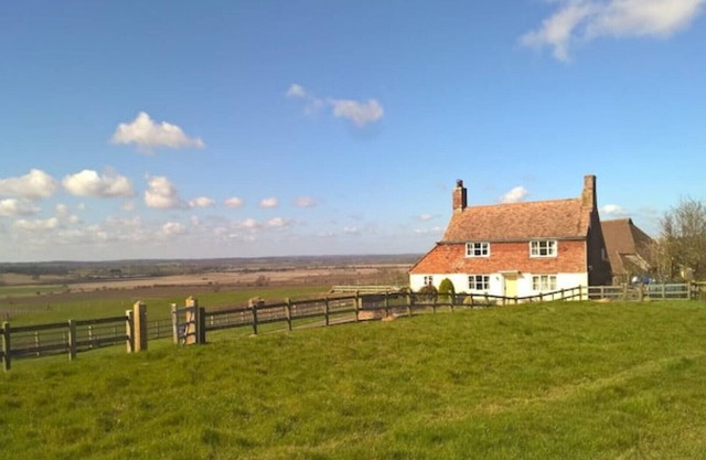 Coldharbour Cottage on a farm with fabulous views