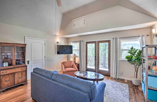 Colfax Getaway w/ Hot Tub, Mountain Views!