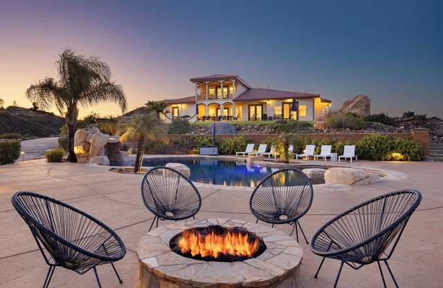 Colina by AvantStay | Private Mountain Top Oasis w/ Pool, Hot Tub, Putting Green