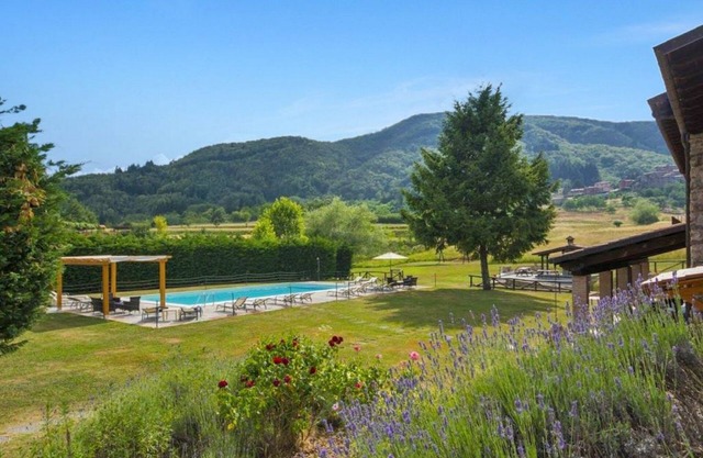 Collaprico, 8 Schlafzimmer, 6 Bäder, privater Pool, WIFI, zu Fuß ins Dorf