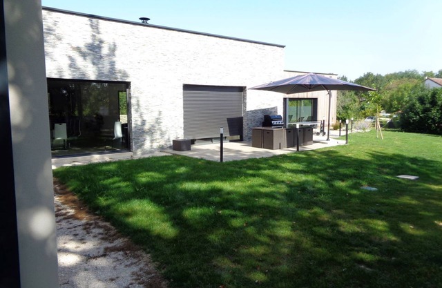 Collonges-la-rouge, Villa Avec Piscine Intérieure Chauffée