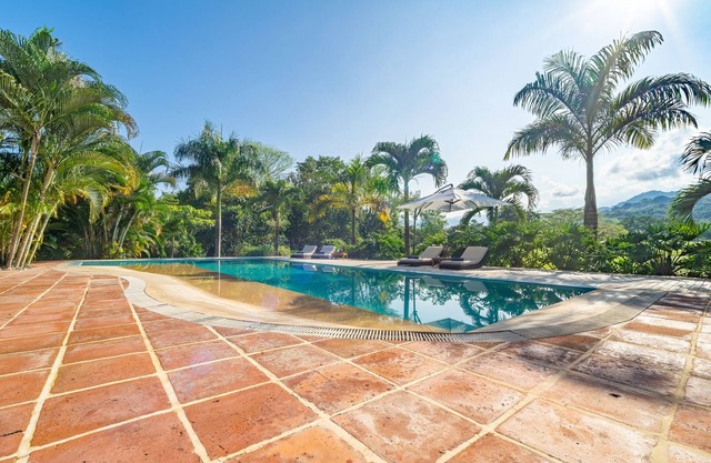 Colombian Dream Getaway with Clay Tennis Court, Swimming Pools, Views and more..