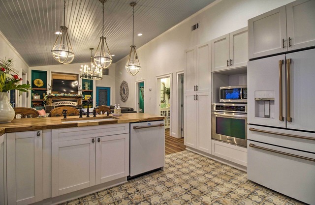 Evolve | Coastal Haven w/ Panoramic Water Views!