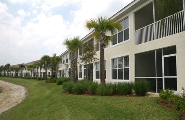Colonial Country Club, GATED privada Comunidad de Golf - Hermosa vista al agua