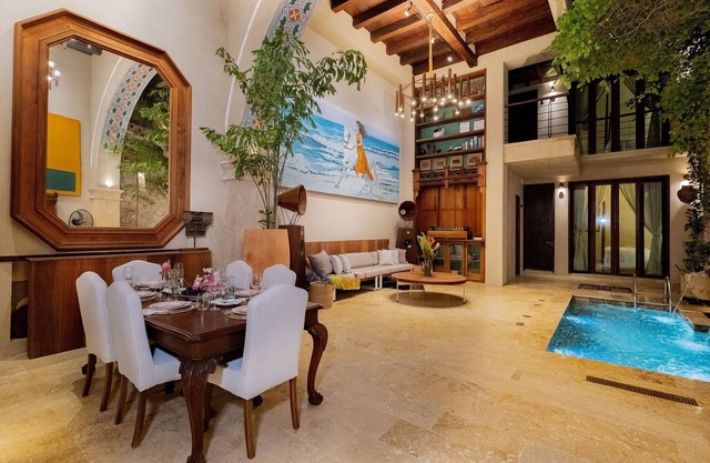 Luxury 5BR House W/Jacuzzi & Pool