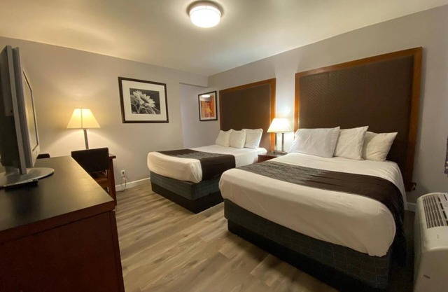 Colonial Motel