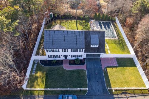 Colonial Vacation Home w Private Pool fire pit and spacious backyard
