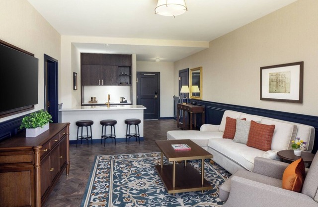 Colorado Charm: Elegant Retreat near Cherry Creek! Suite w/ Own Kitchen!