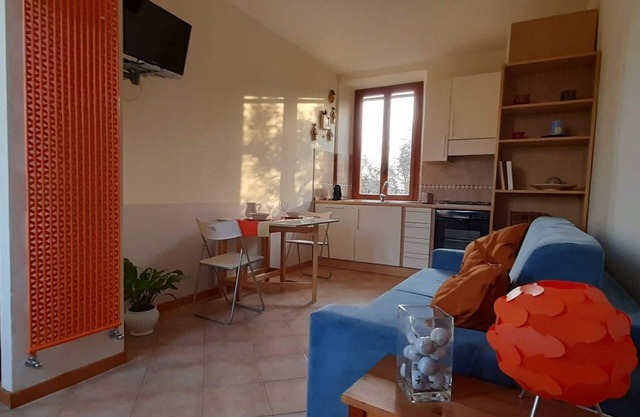 Colorful apartment on the 1st floor of a farmhouse among the olive trees 3 km from the sea