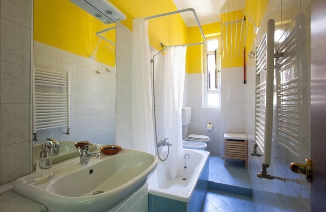 Colorful apt in Milano
