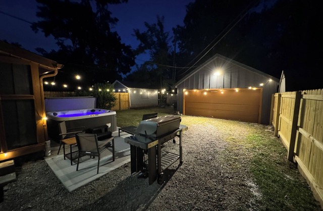 Indy Getaway Hot Tub Summer Festivals Pacers Basketball