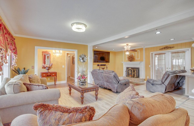 Columbia Home Rental w/Hot Tub: 9 Mi to UofSC!