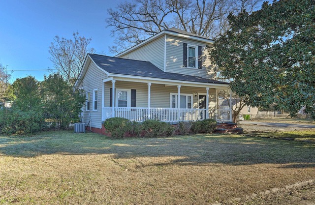 Columbia Home w/ Spacious Yard < 2 Mi to Dtwn