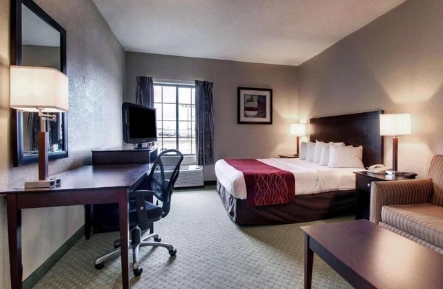 Columbia Inn & Suites