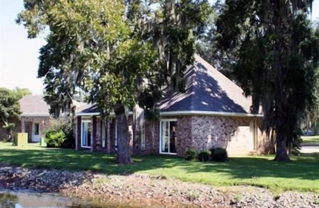 Columbia Lakes Resort Cottages