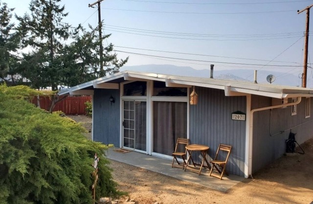 Columbus Blue:A Rustic Mid-Century Modern Bungalow