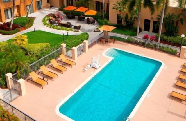Come Create Memories w/ Fun-filled Adventures at this Paradise! Pool, Parking!