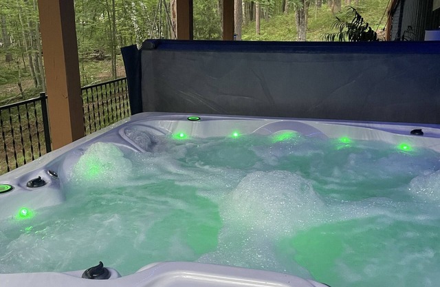 Come enjoy the best Wisconsin has to offer! Hot tub, sauna, pool, and new decor!