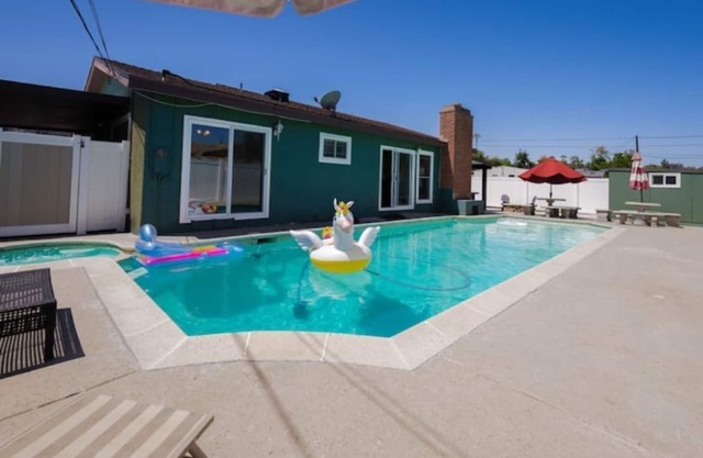 Come enjoy the pool in sunny San Diego!!!