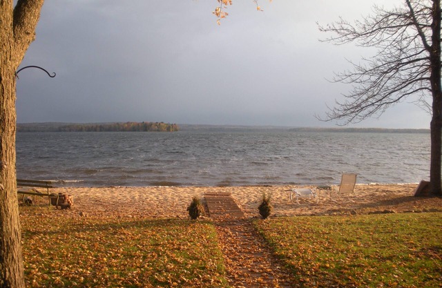 Interlochen familienfreundlicher Lakefront Retreat