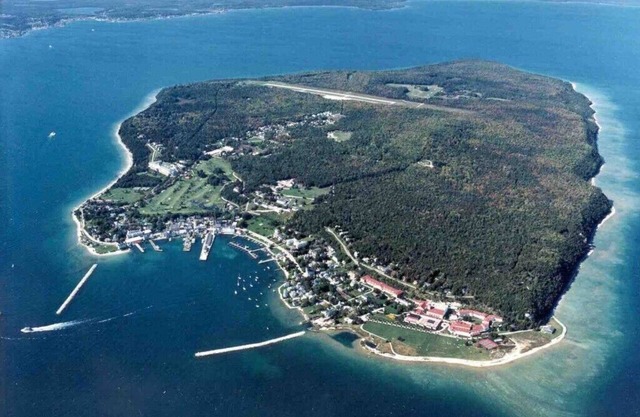 Come Getaway & Relax Up On The Farm Just Min's From Mackinaw City/Bridge/Island
