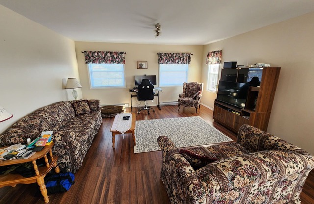 Come home to this beautiful,spacious and relaxing 3 bedroom home