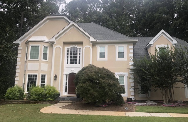 Come rest your head in this fully equipped 4 bedroom 4 bathroom home