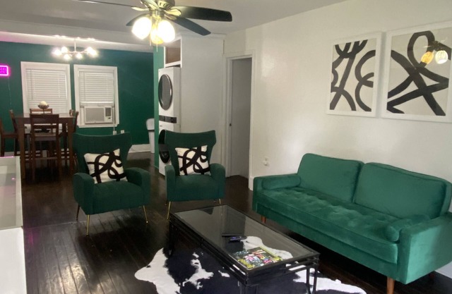 Come stay at The Emerald Green Cottage 3-bedroom home in Baton Rouge