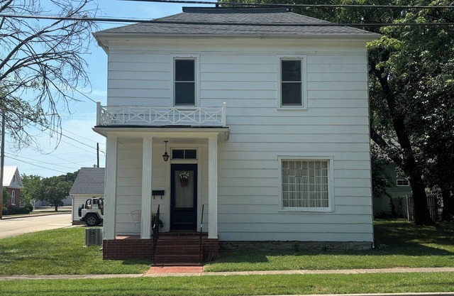 Come stay at The White House. Old World Charm in fabulous Farmington