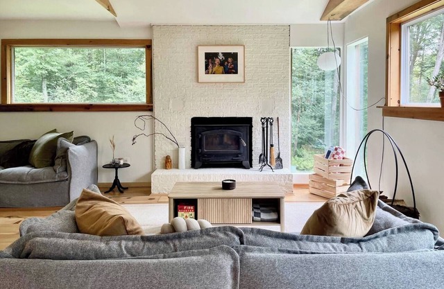 Come stay on the outskirts of the hopping village of Narrowsburg, NY and enjoy the peace and quiet of the country side with everything you need only a few minute drive away. Indulge in the comforts of a well-stocked and modernized home.