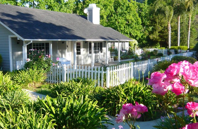 Kommen sie nach San Diego! SEHEN SIE UNSEREN RABATT DES MONATS! COASTAL-COTTAGE DEKORIERTES HAUS