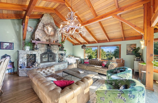 Come visit the Lodge at Freestone