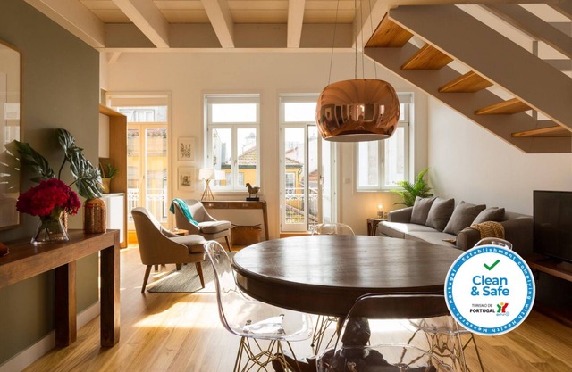 RIBEIRA EXEC T2 mit Zwischengeschoss - Penthouse R. do Comércio neu aufgeführt