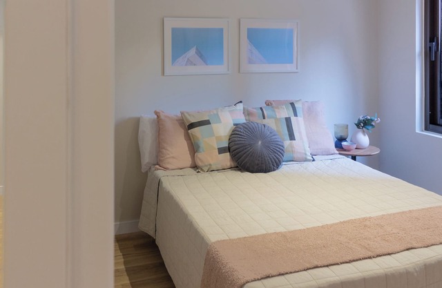 Comfort and Sunshine: Three Bedroom flat in Mestalla