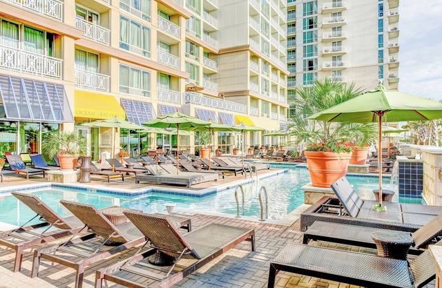 Comfort & Convenience! Indoor and Outdoor Pool, Kitchenette, Ocean view!